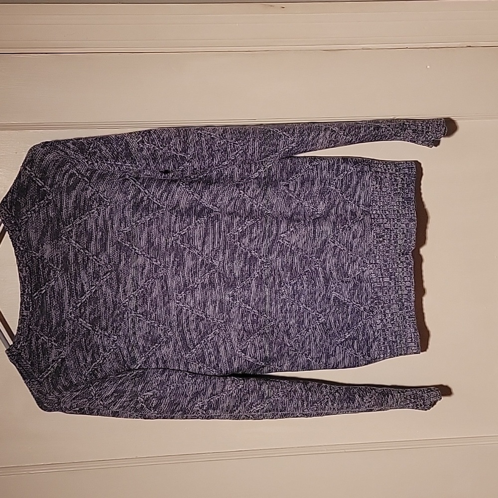 Blue and White Sweater - Picture 5 of 7